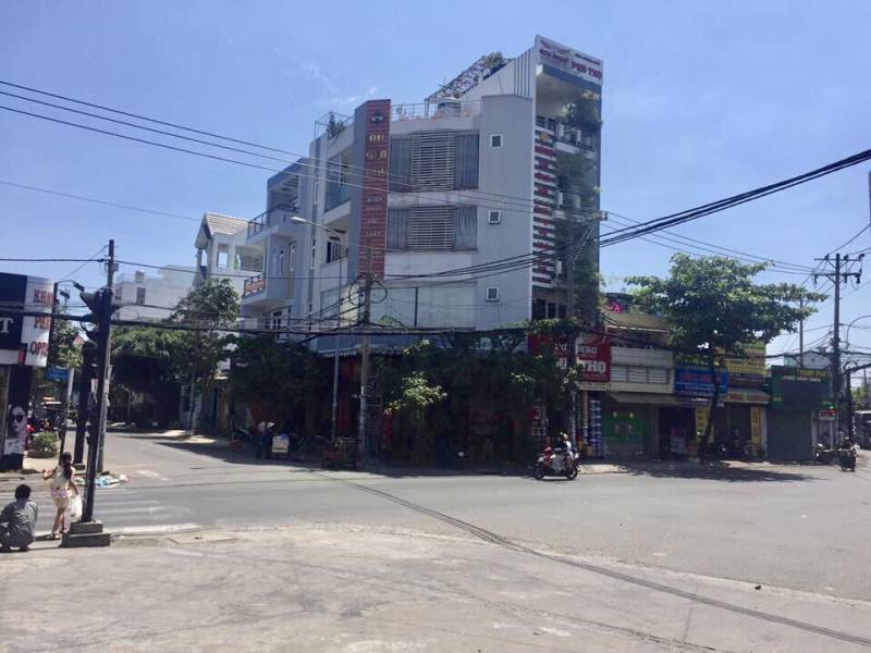 Cho thuê nóc nhà để bảng quảng cáo
